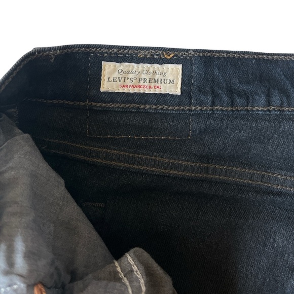Levi's Premium Wedgie Fit Button
Fly Jean Black size 31 BIG E!!! - Picture 9 of 16